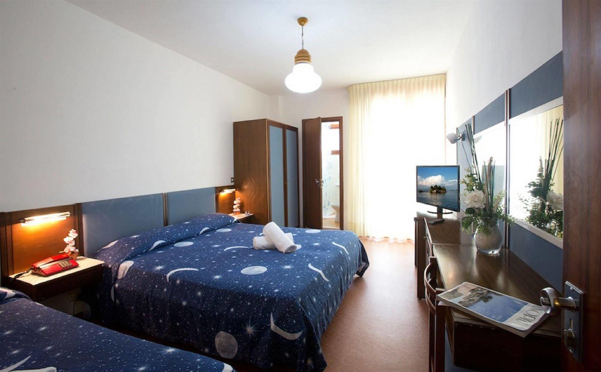 גראדו Hotel Plaza מראה חיצוני תמונה